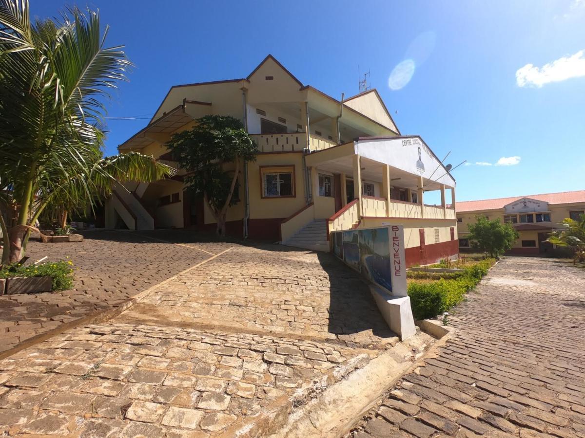 Centre Lucien Botovasoa Bed & Breakfast Antsiranana Екстериор снимка