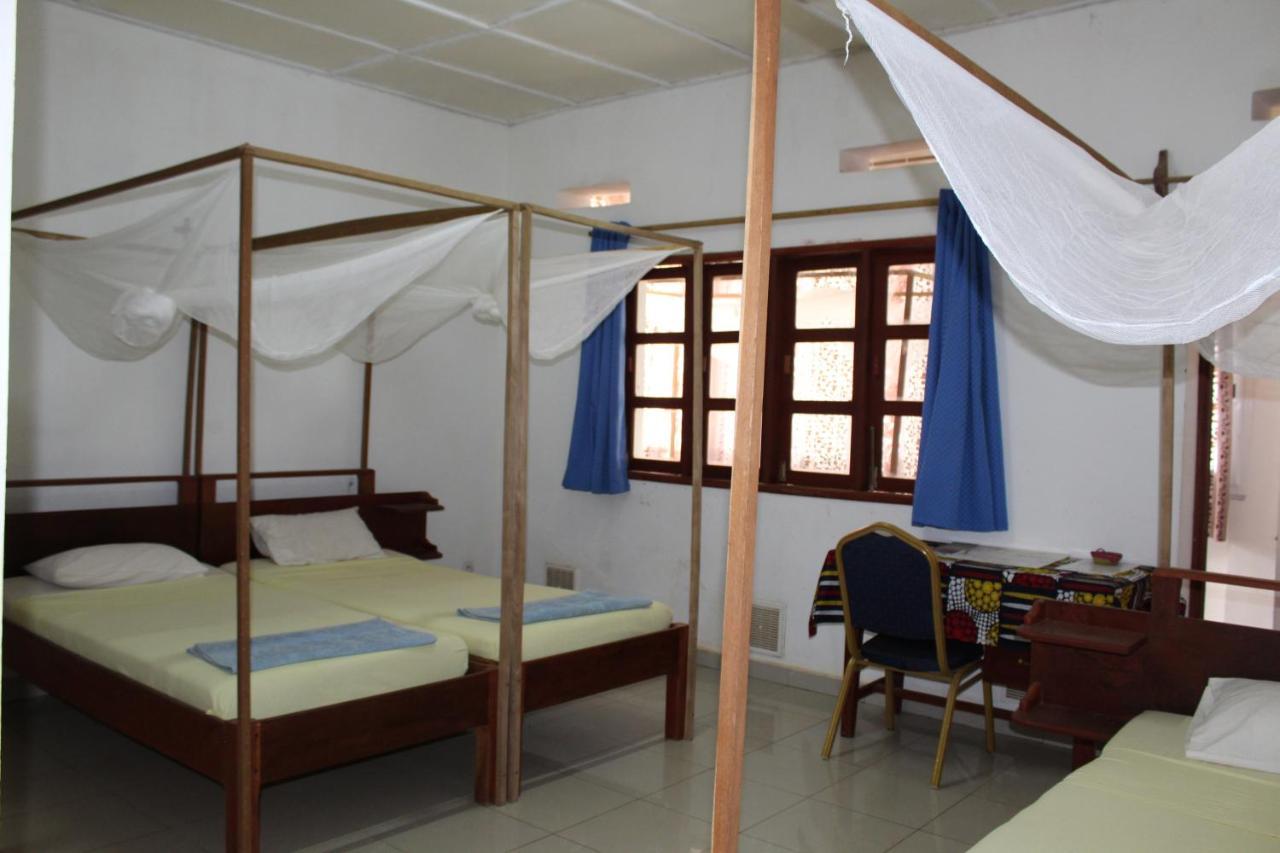 Centre Lucien Botovasoa Bed & Breakfast Antsiranana Екстериор снимка
