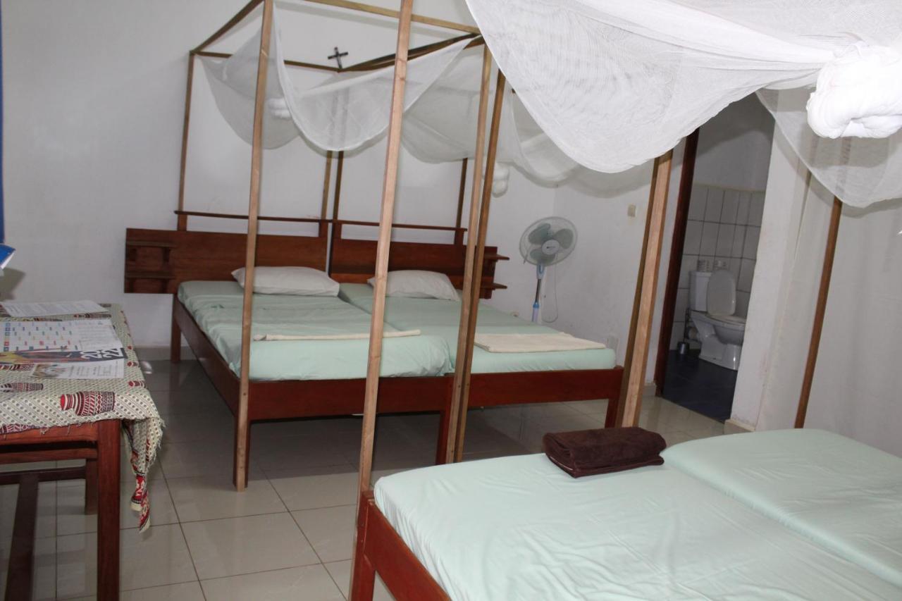 Centre Lucien Botovasoa Bed & Breakfast Antsiranana Екстериор снимка